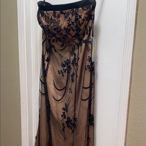 Black lacy prom dress!